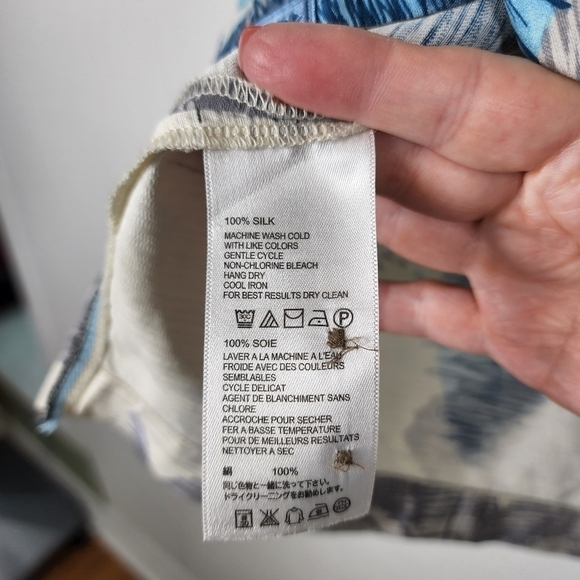 TOMMY BAHAMA 100% SILK BUTTON FRONT SHIRT - Picture 5 of 5